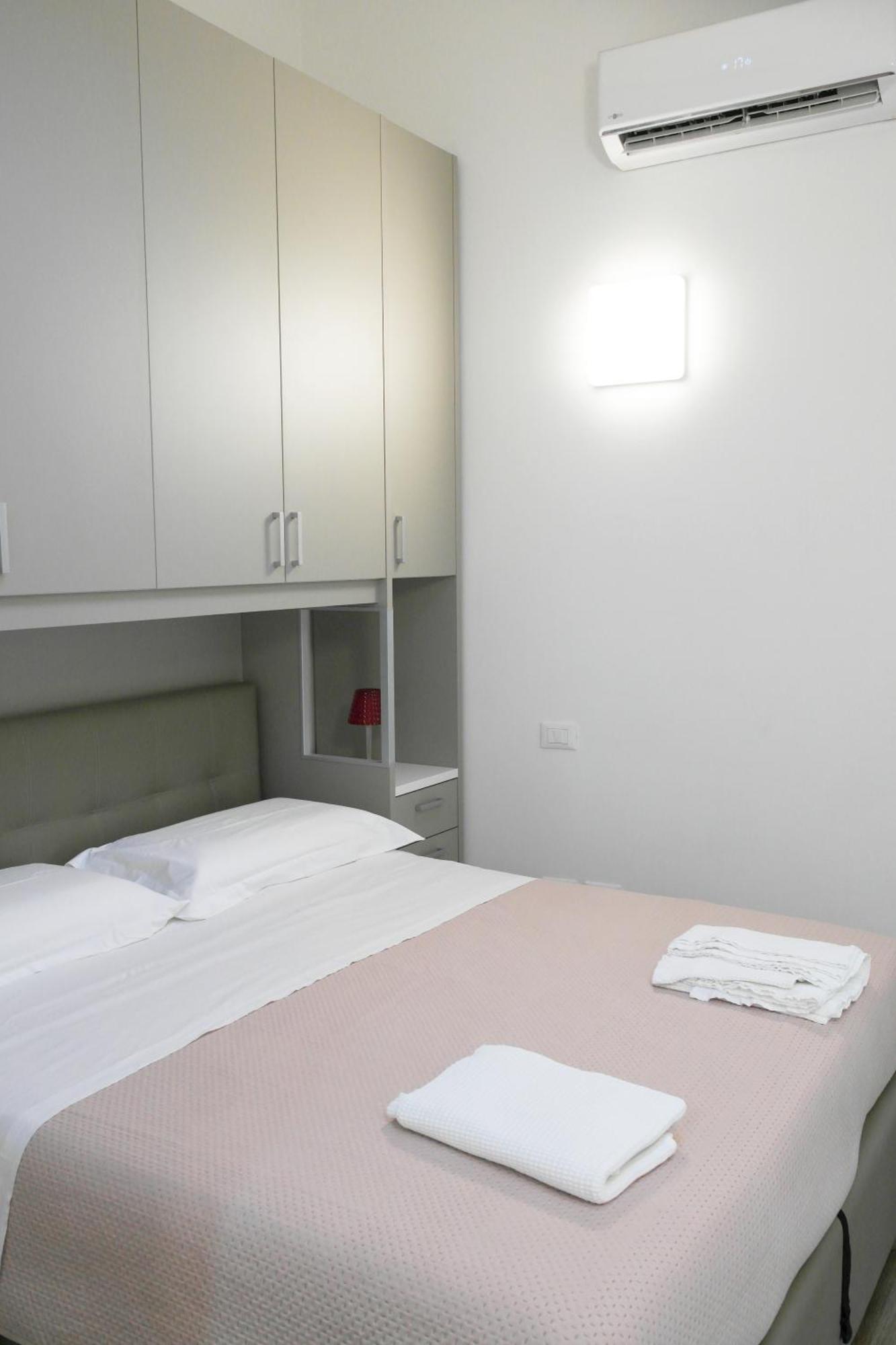 Luminoso Bilocale Zona Tibaldi Bocconi Lejlighed Milano Eksteriør billede